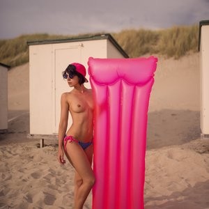 Hot Naked Celeb Franzi Skamet 002 pic