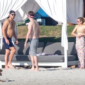 Friendly Exes? Emma Roberts and Chord Overstreet Enjoy the Sunshine in Mexico (34 Photos) - Leaked Nudes