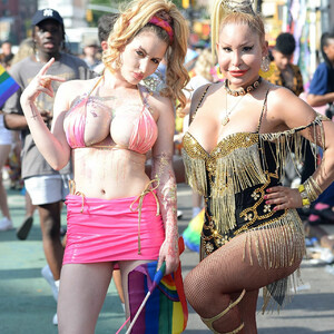 Celebrity Nude Pic Gabi Grecko 059 pic