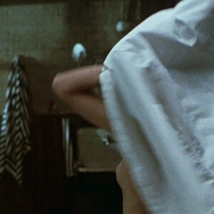 Naked celebrity picture Geena Davis 037 pic