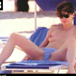 celeb nude Geena Davis 052 pic