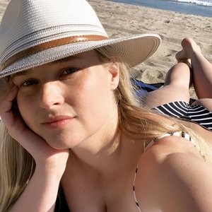 Genevieve Morton Looks Hot in a Striped Bikini (3 Photos) – Leaked Nudes