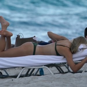 Naked celebrity picture Genie Bouchard 002 pic