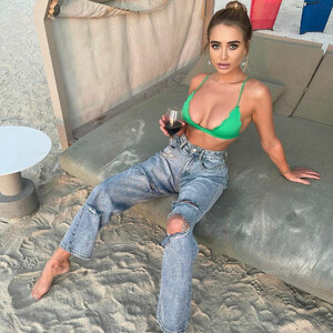 Georgia Harrison Puts On a Brave Face as She Takes a Walk Along on the Beach in Dubai (12 Photos) – Leaked Nudes