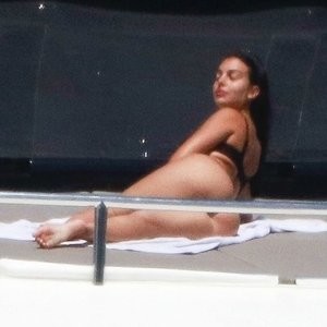Hot Naked Celeb Georgina Rodriguez 002 pic