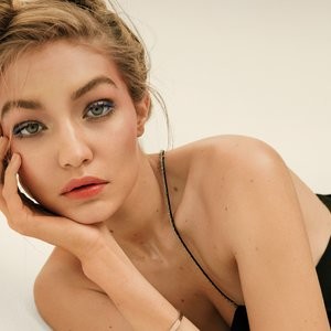 Naked celebrity picture Gigi Hadid 001 pic