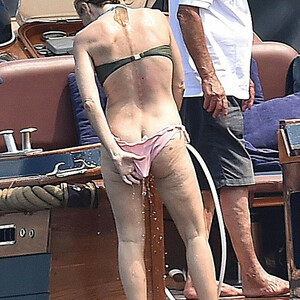 Free nude Celebrity Gillian Anderson 019 pic