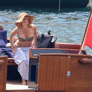 Newest Celebrity Nude Gillian Anderson 021 pic