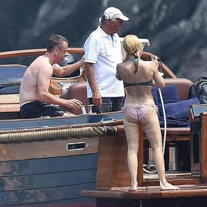 Celebrity Nude Pic Gillian Anderson 022 pic