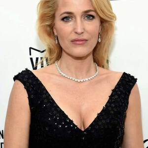 Free nude Celebrity Gillian Anderson 079 pic