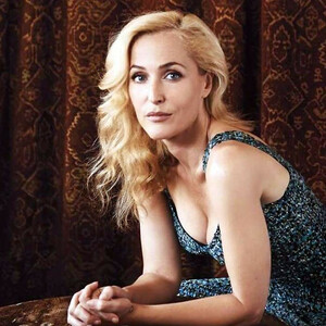 Naked Celebrity Gillian Anderson 099 pic