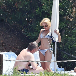 Celeb Naked Gillian Anderson 114 pic