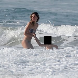 Celebrity Leaked Nude Photo Gisele Bundchen 007 pic