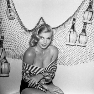Naked Celebrity Pic Anita Ekberg 002 pic