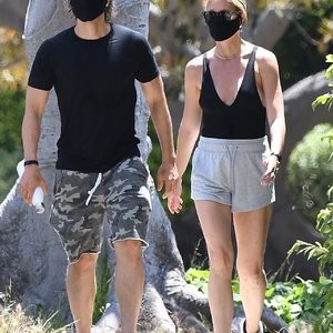 Gwyneth Paltrow & Brad Falchuk Go Out For an Afternoon Stroll (22 Photos) – Leaked Nudes