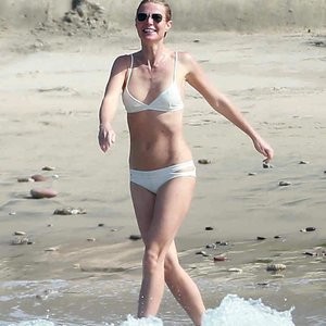 Newest Celebrity Nude Gwyneth Paltrow 010 pic