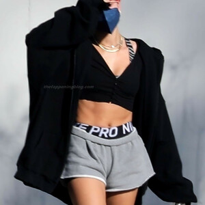 Hailey Bieber Displays Her Toned Abs After a Post Christmas Workout in LA (15 Photos) – Leaked Nudes
