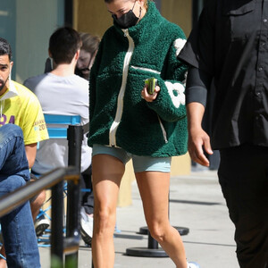 Hot Naked Celeb Hailey Baldwin 006 pic
