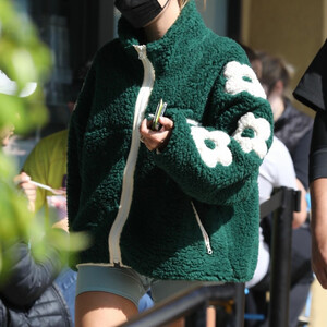 Leaked Celebrity Pic Hailey Baldwin 014 pic
