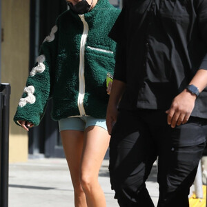 Hot Naked Celeb Hailey Baldwin 018 pic