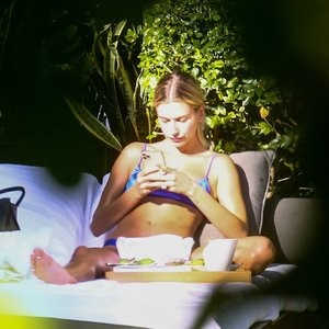 Naked Celebrity Pic Hailey Baldwin 006 pic