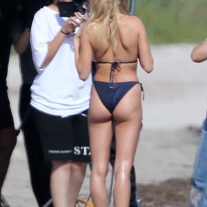 Nude Celebrity Picture Hailey Baldwin 026 pic