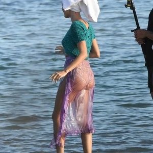Hailey Bieber’s Butt (29 Photos) – Leaked Nudes
