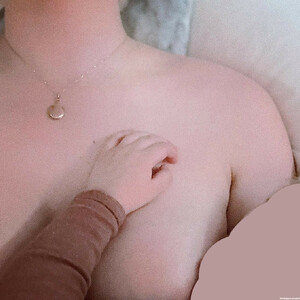Famous Nude Haley Bennett 008 pic