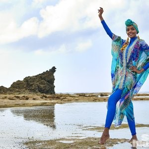 Nude Celeb Halima Aden 023 pic