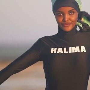 Nude Celebrity Picture Halima Aden 043 pic