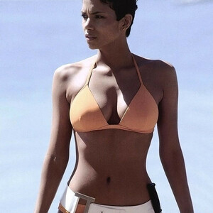 Celebrity Leaked Nude Photo Halle Berry 021 pic