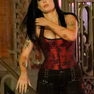 Celebrity Naked Halsey 061 pic