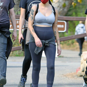Celebrity Nude Pic Halsey 167 pic