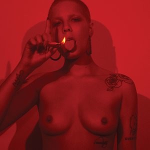 Halsey Sexy & Topless (15 Photos) – Leaked Nudes