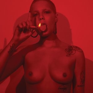 Halsey Topless (8 Photos) - Leaked Nudes