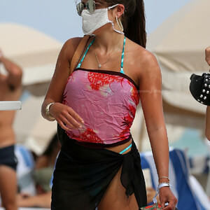 Hannah Ann Sluss Relaxes on the Beach in Miami (9 Photos) - Leaked Nudes