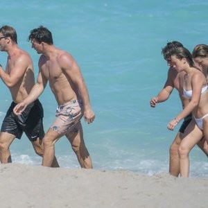 Hannah Brown & Tyler Cameron Enjoy Beach Volleyball Session With Pals (40 Photos) - Leaked Nudes