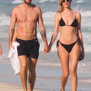 Hannah Cooper & Joel Dommett Enjoy a Day in Mexico (23 Photos) – Leaked Nudes