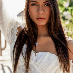 Naked celebrity picture Hannah Le 002 pic