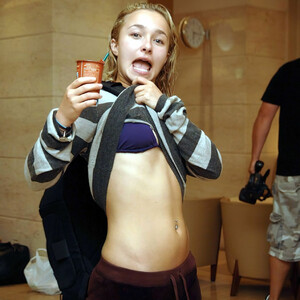Free Nude Celeb Hayden Panettiere 005 pic
