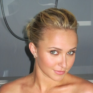 Celebrity Leaked Nude Photo Hayden Panettiere 014 pic
