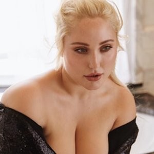 Naked Celebrity Hayley Hasselhoff 002 pic