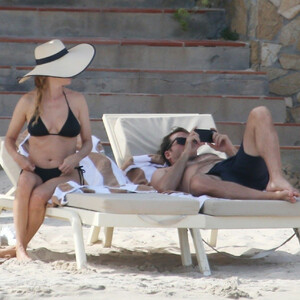 Celebrity Naked Heather Graham 019 pic