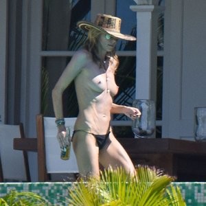 Celebrity Naked Heidi Klum 037 pic