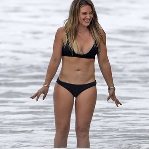 Naked celebrity picture Hilary Duff 003 pic