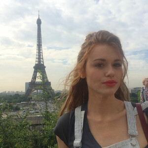 Free Nude Celeb Holland Roden 002 pic