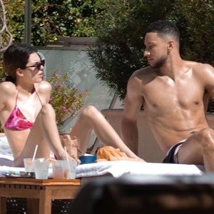 Hot Couple Kendall Jenner & Ben Simmons Relax During Pool Time In Miami (14 Photos) – Leaked Nudes