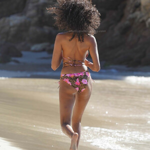 Naked celebrity picture Imaan Hammam 027 pic