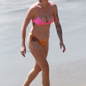 Ireland Baldwin Beats the Heat in Her Bikini at the Beach (34 Photos) – Leaked Nudes