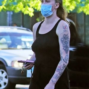 Ireland Baldwin & Corey Harper Wear Protective Masks While Shopping at Whole Foods (17 Photos) - Leaked Nudes